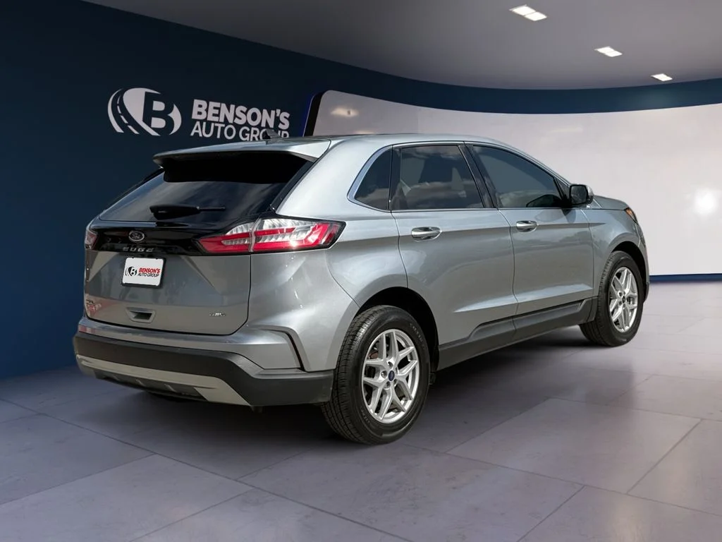 Used 2024 Silver Ford SEL image 5
