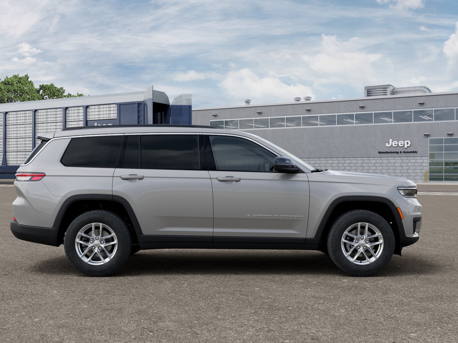 New 2026 Silver Zynith Exterior Paint Jeep Laredo X image 12