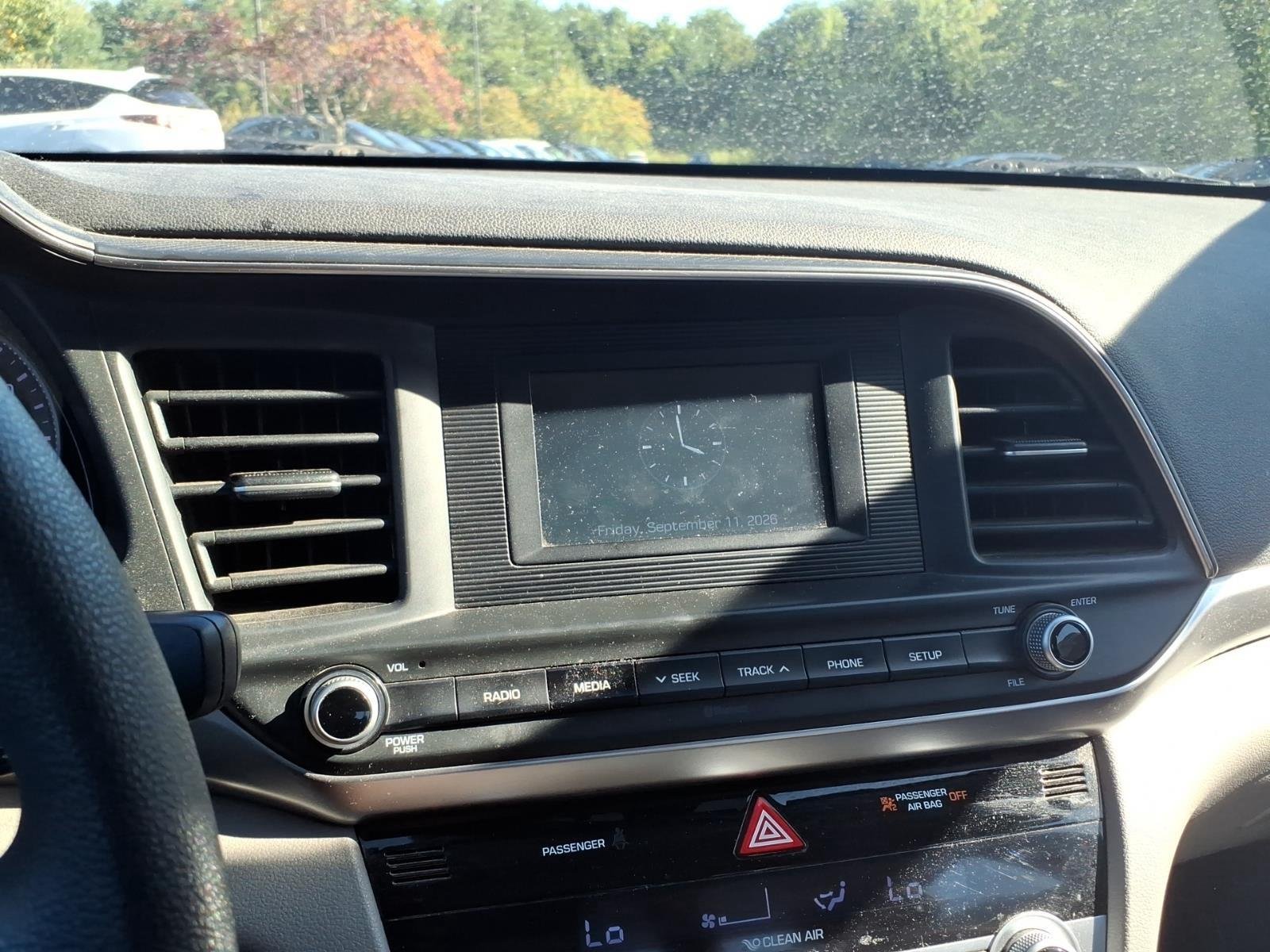 Used 2020 Fluid Metal Hyundai SE image 23