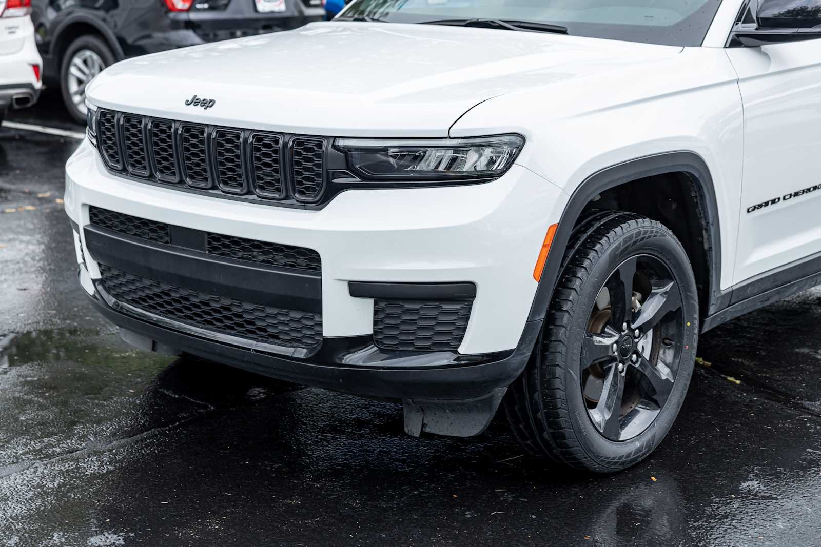 Used 2023 Bright White Clearcoat Jeep Altitude image 37
