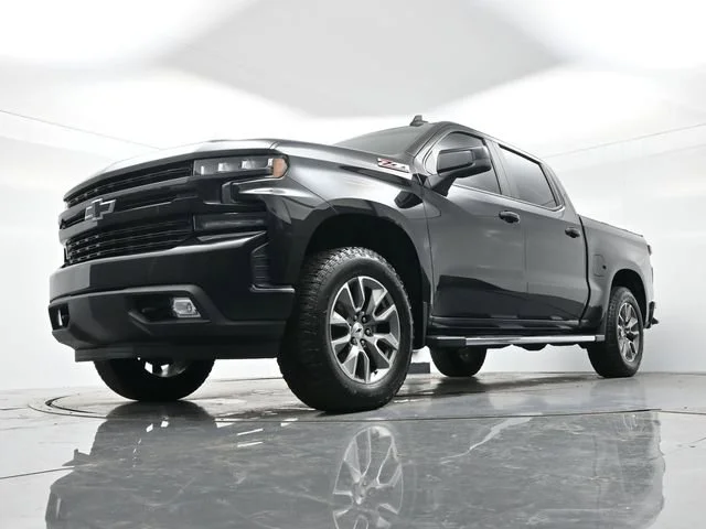 Used 2022 Mosaic Black Metallic Chevrolet RST image 24