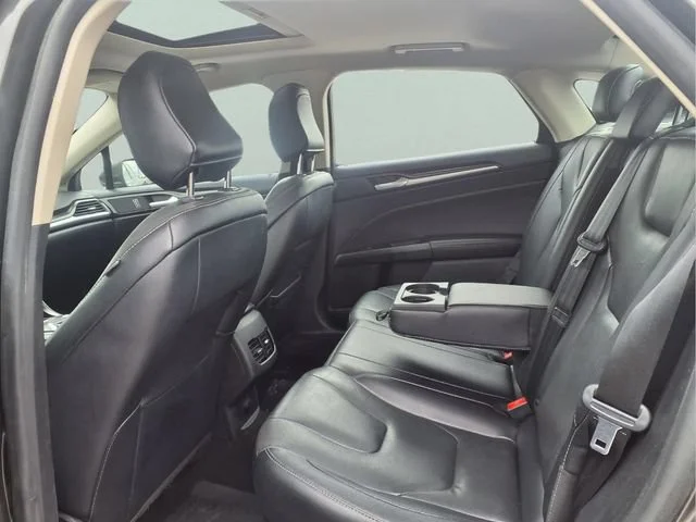 Used 2020  Ford Titanium image 22
