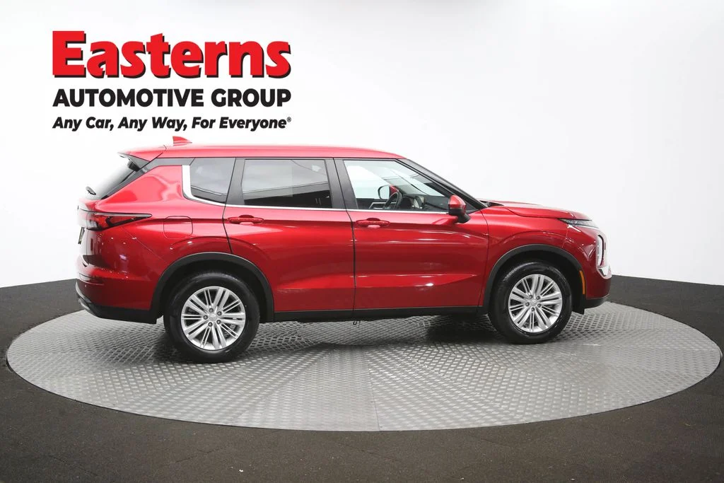 Used 2024 Red Mitsubishi ES image 43