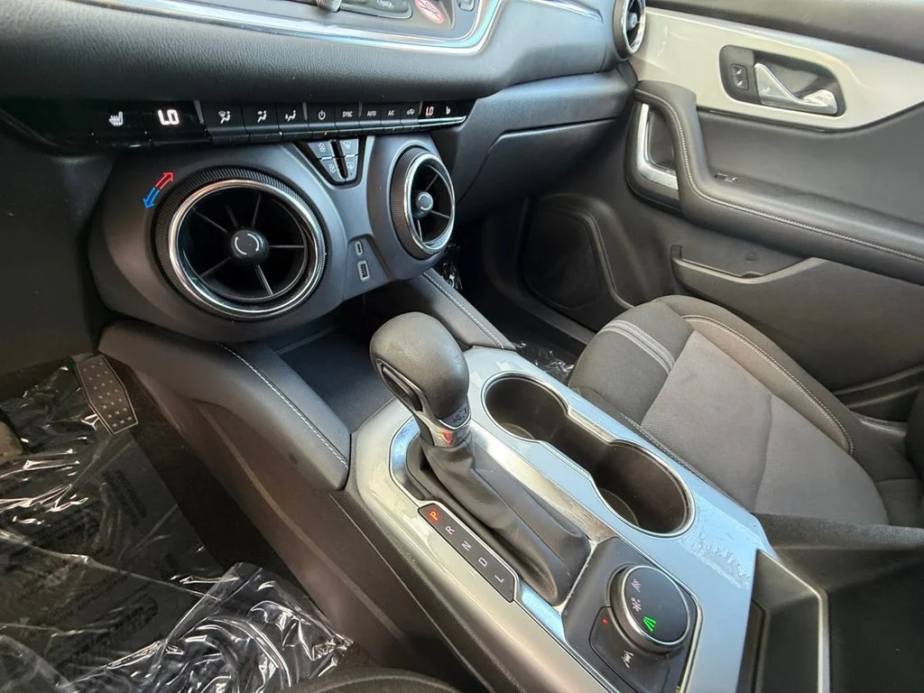 Used 2025 White Chevrolet LT image 22