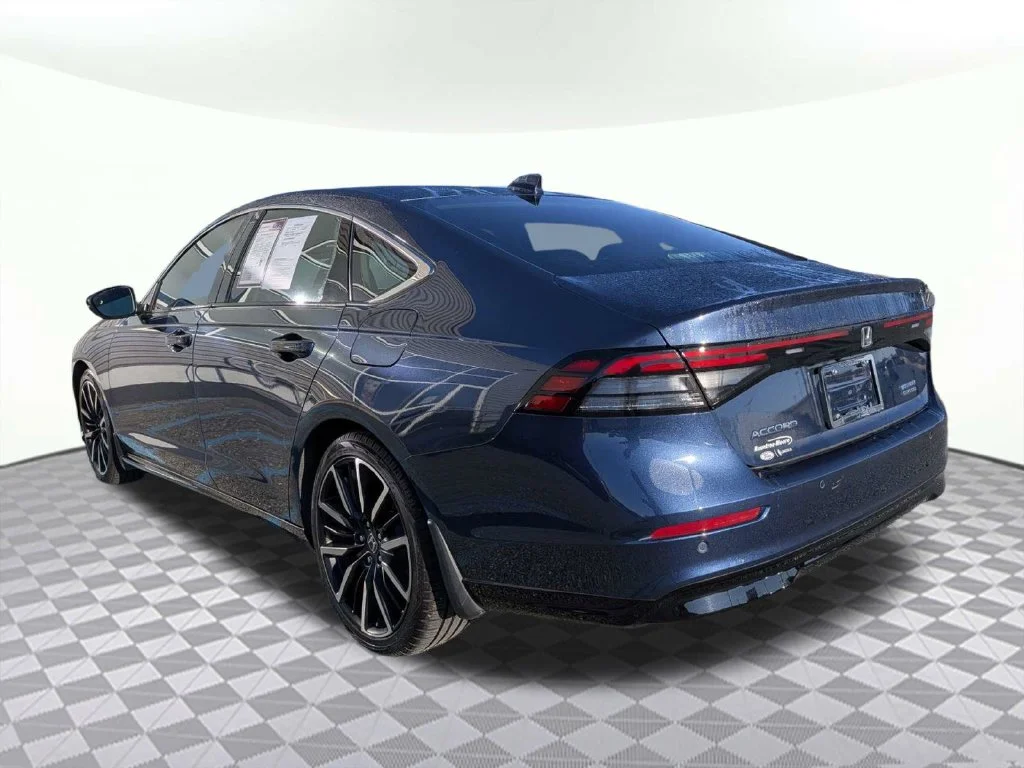 Certified Used 2024 Still Night Pearl Honda Touring image 5