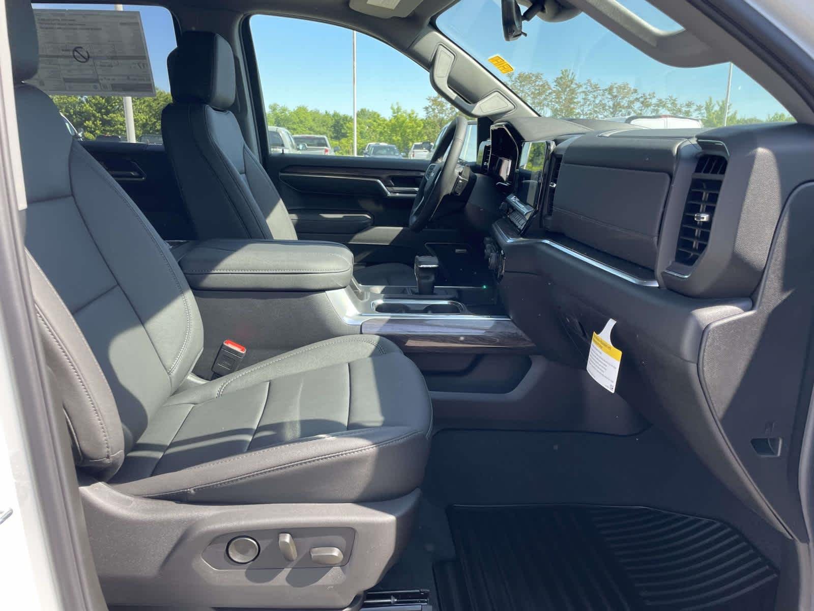 2026 Chevrolet Silverado 1500 LTZ - Photo 19