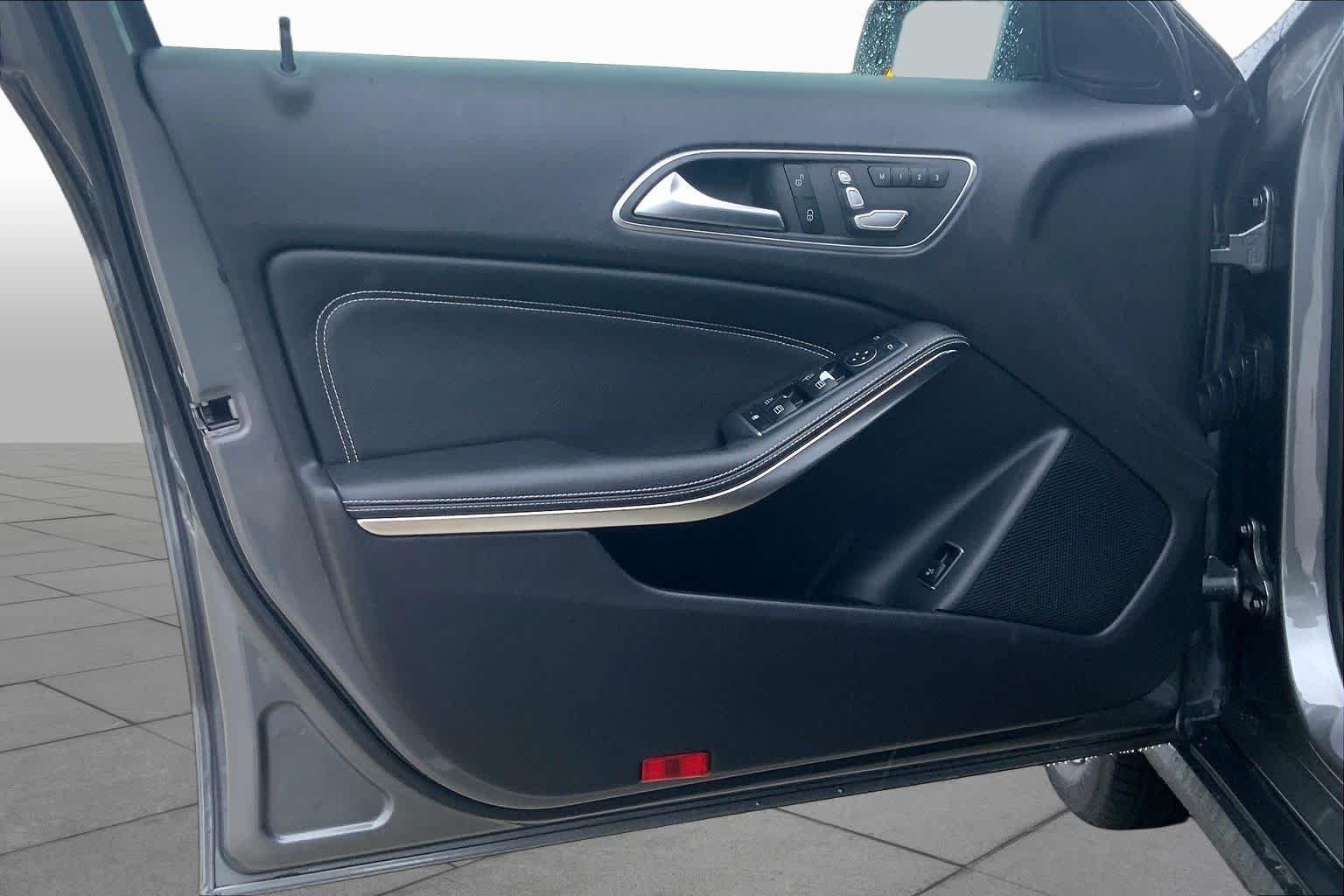 Used 2019 Mountain Grey Metallic Mercedes-Benz GLA 250 image 19