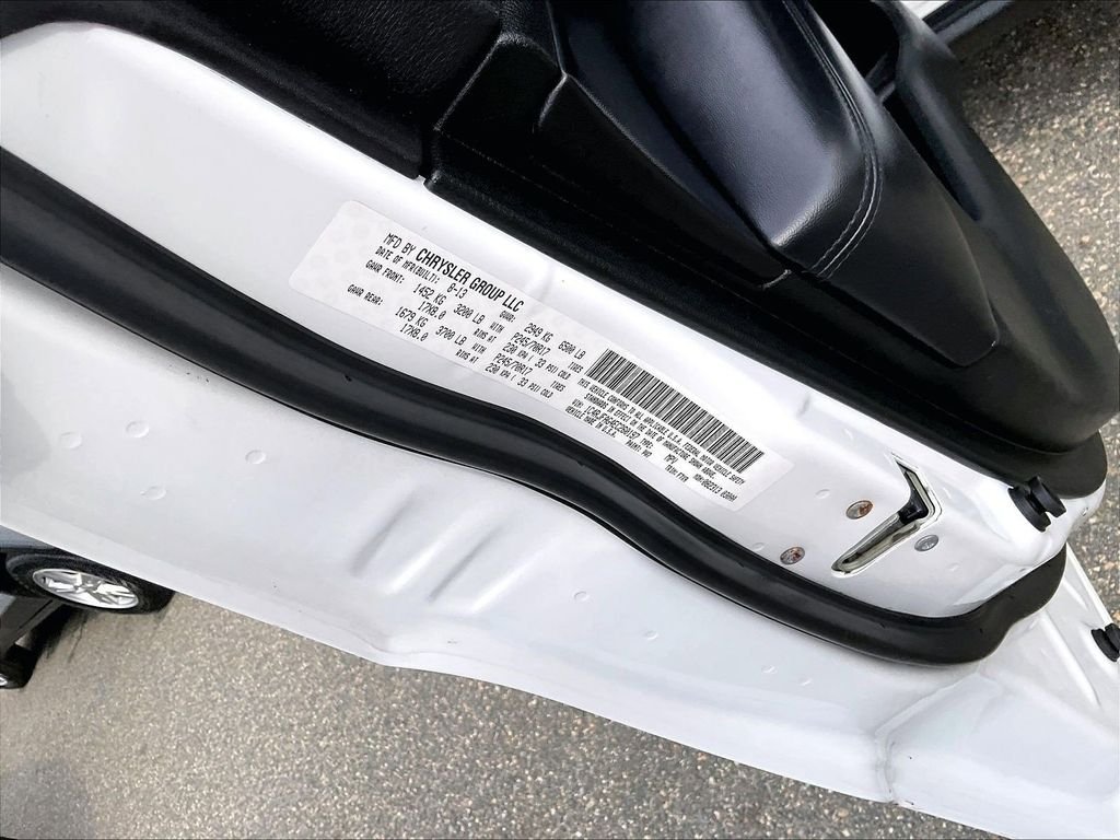 Used 2014 White/off-white Jeep Laredo image 35