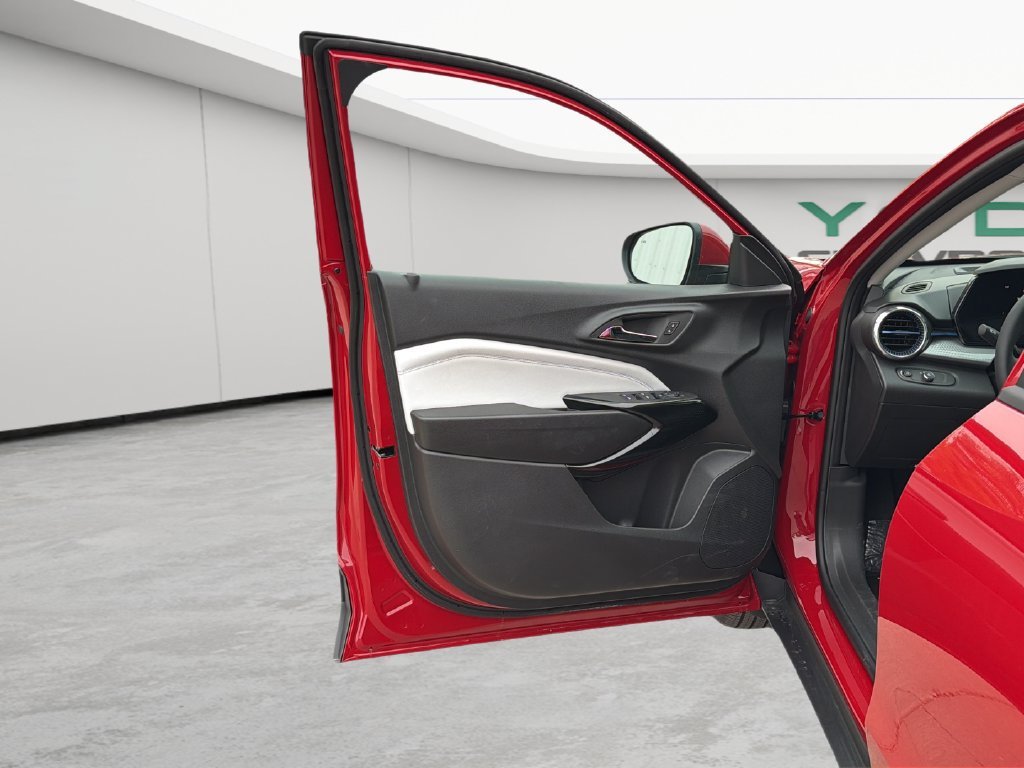 2026 Chevrolet Trax LT - Photo 13