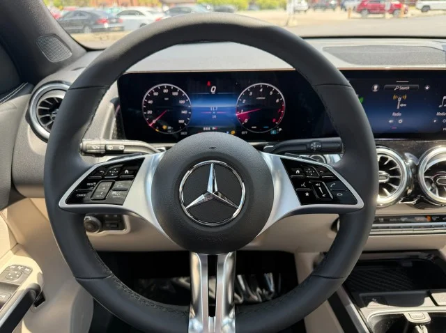 New 2026 MANUFAKTUR Patagonia Red Metallic Mercedes-Benz GLB 250 image 18