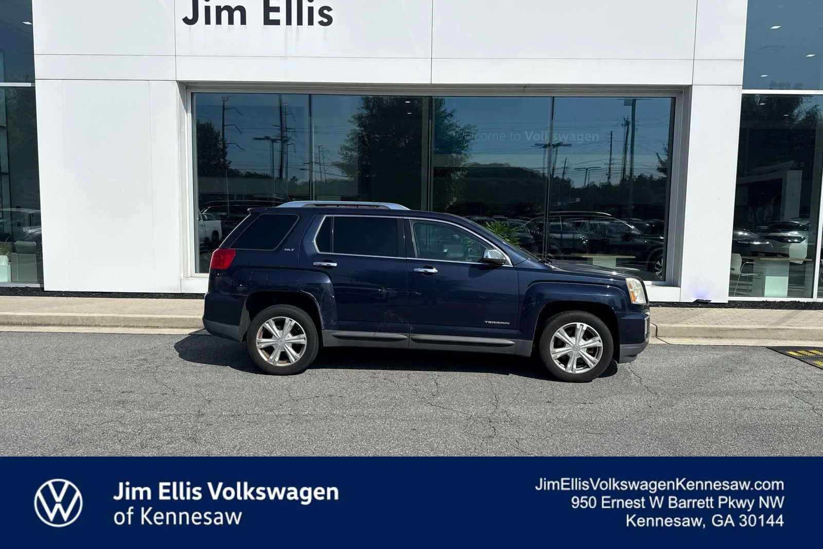 Used 2017 Dark Sapphire Blue Metallic GMC SLT image 1