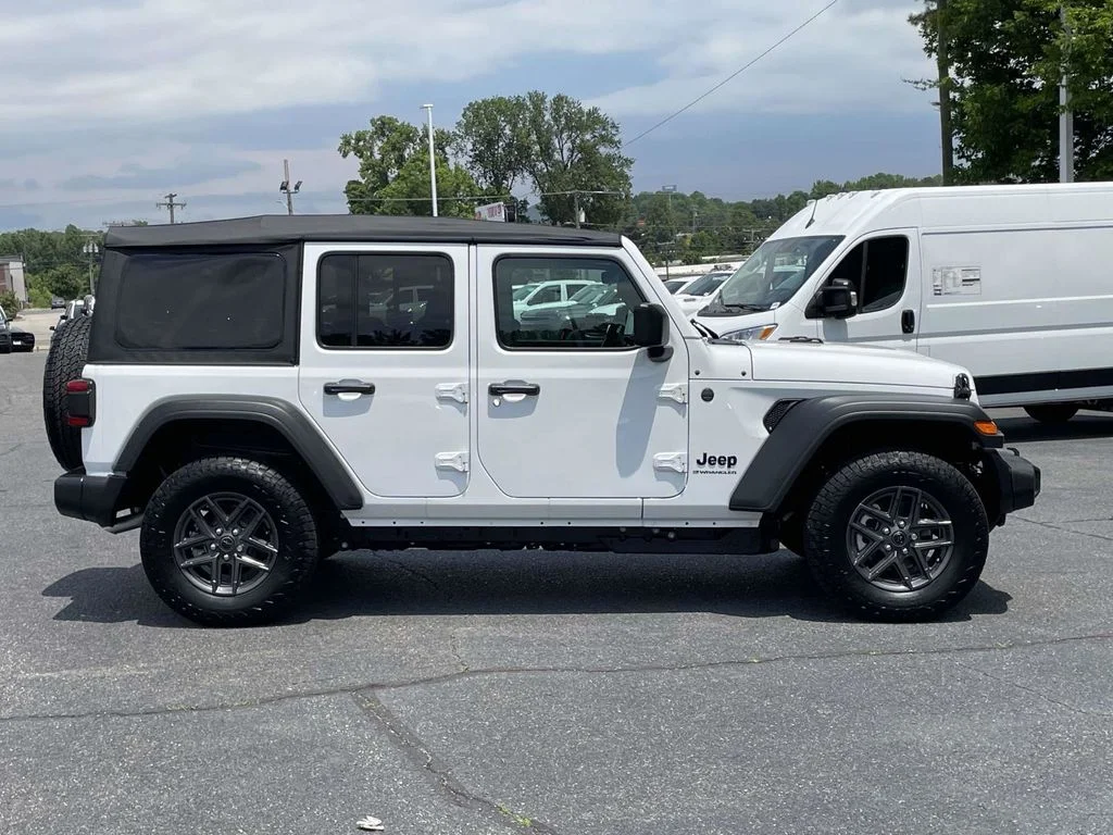 New 2026 Bright White Clear-Coat Exterior Paint Jeep Sport S image 9