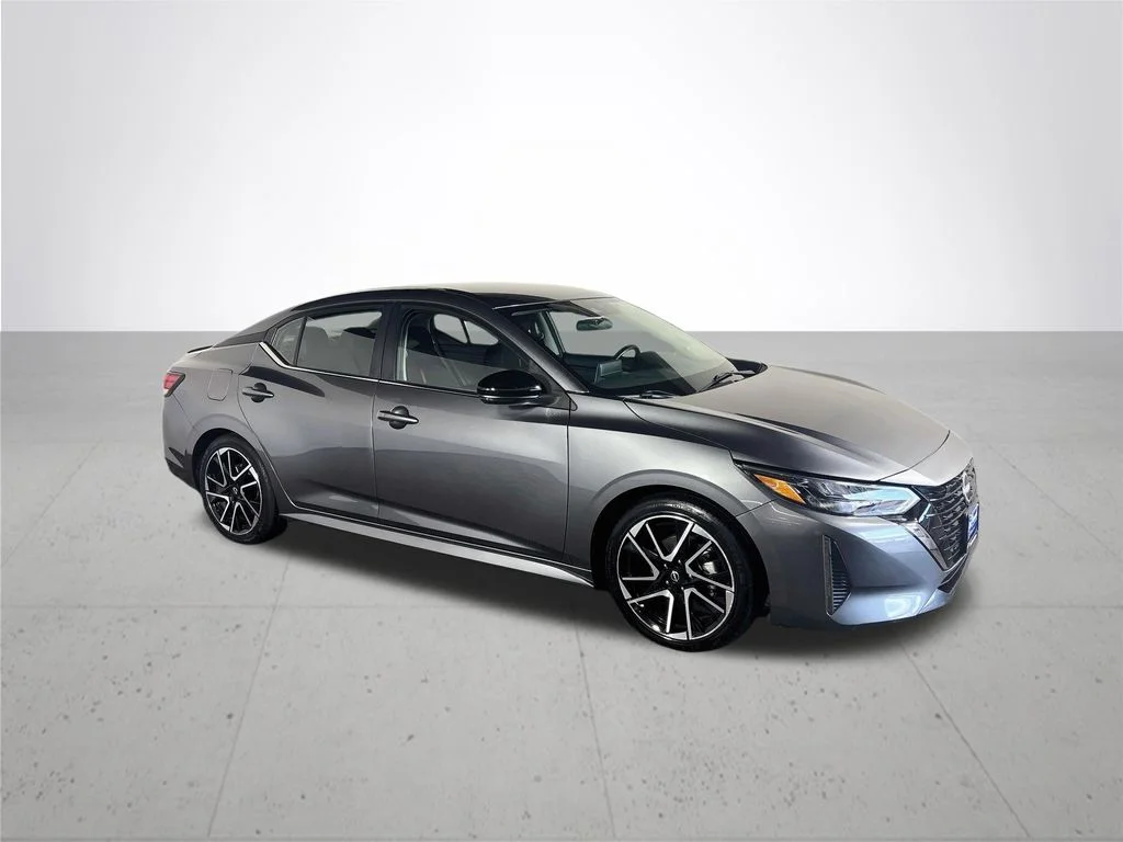 Used 2025 Gray Nissan SR image 4