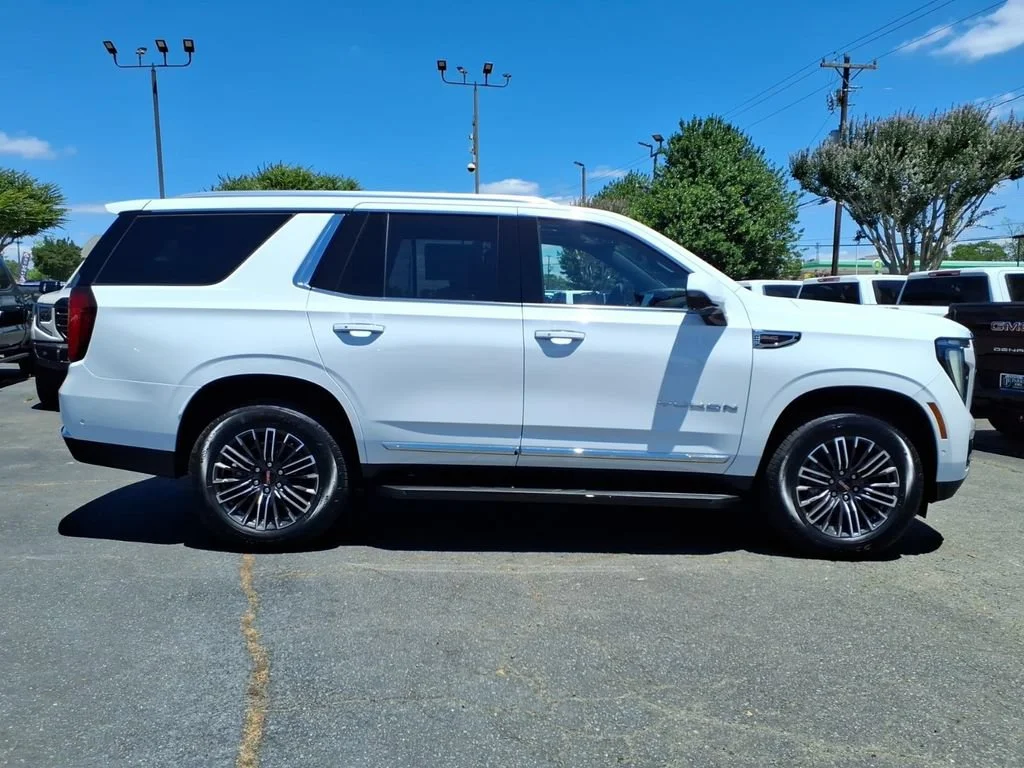 New 2026 Summit White GMC Elevation image 30