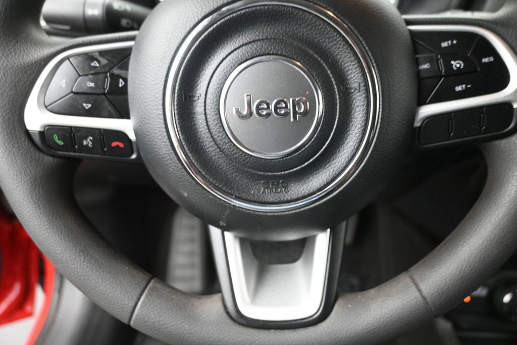 Used 2023 Red Jeep Latitude image 18