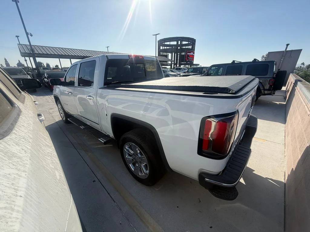 Used 2018 White GMC SLT image 4
