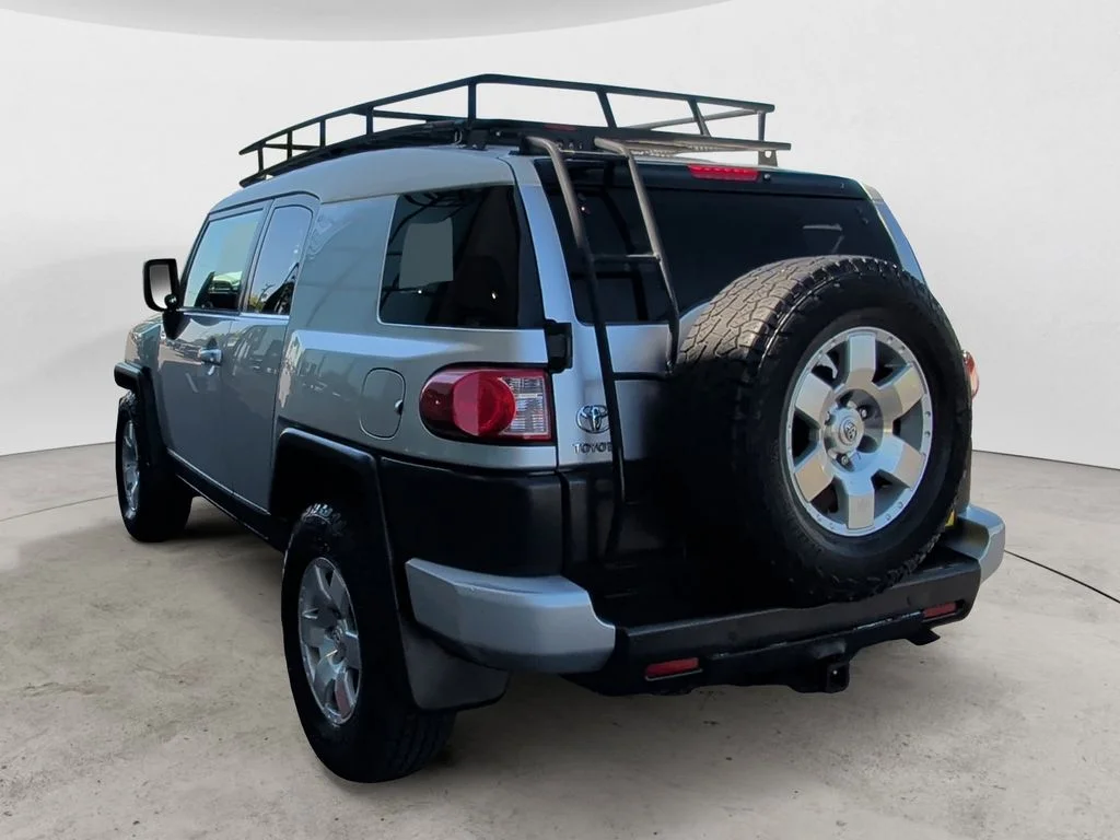 Used 2008 Silver Toyota Base image 3