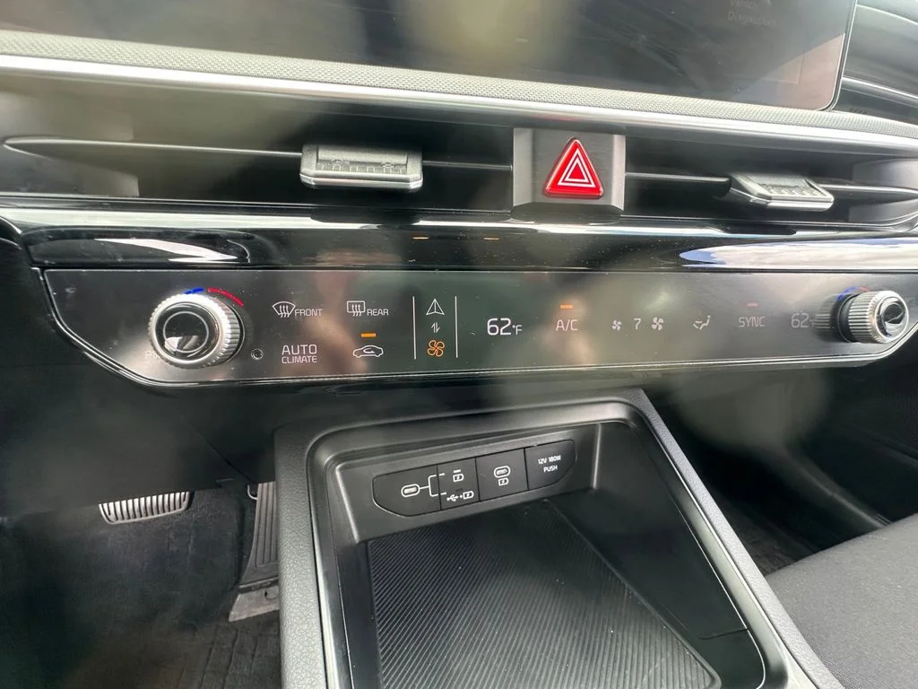 Used 2025 Gray Kia LXS image 22