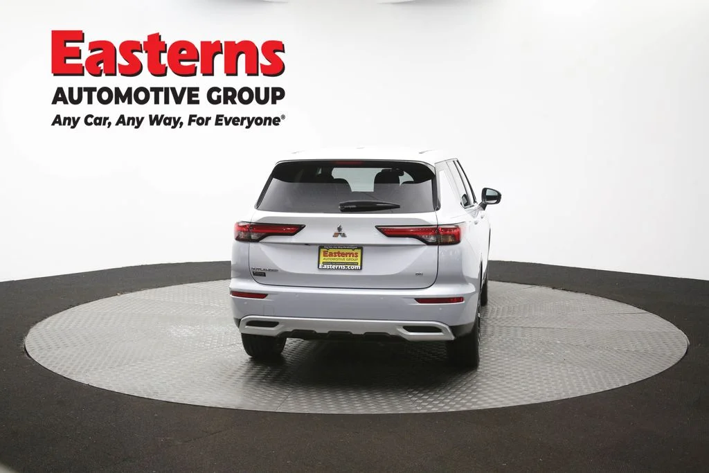 Used 2024 White Mitsubishi SE image 37