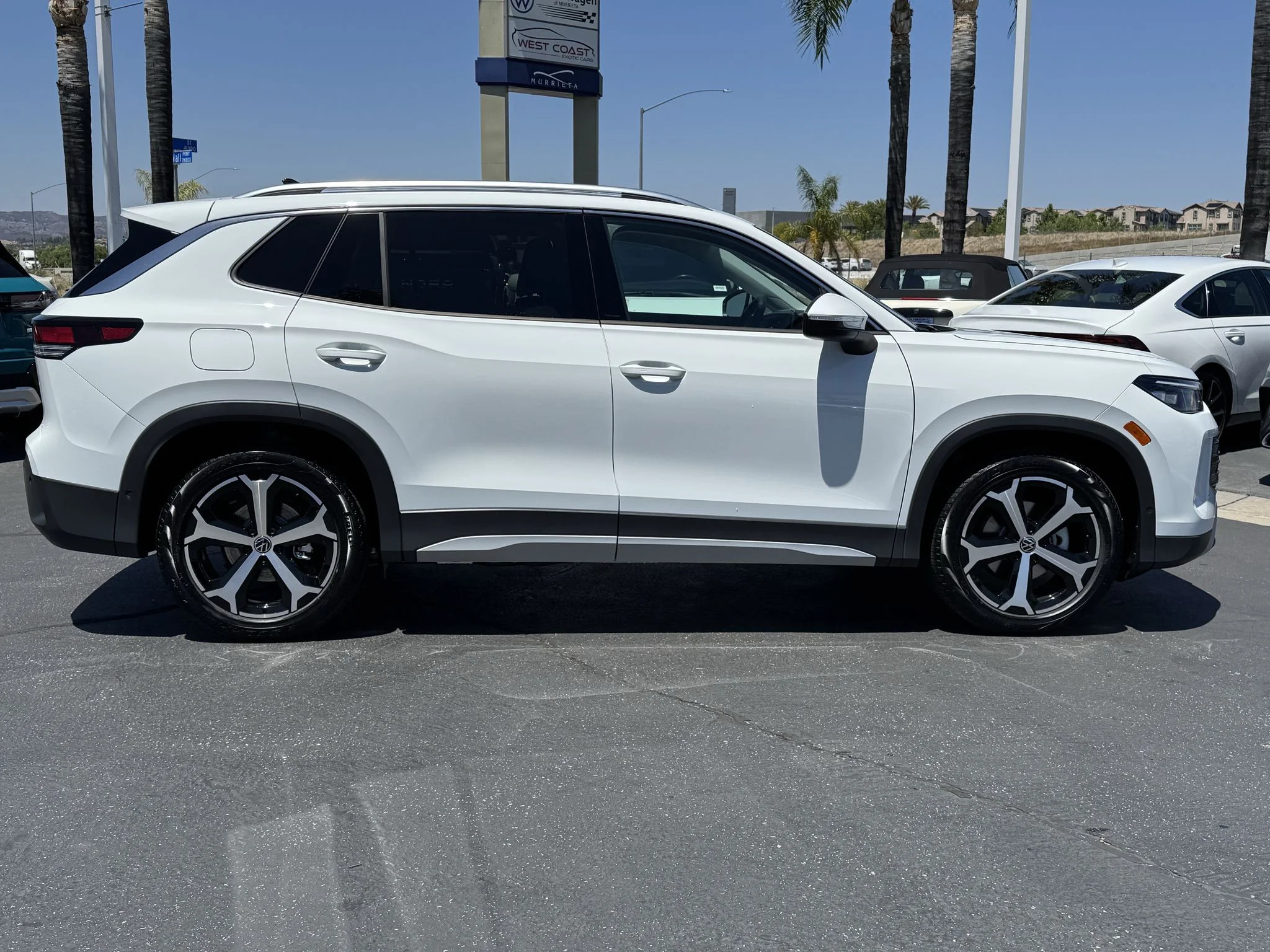 New 2026 Pure White Volkswagen SE image 8