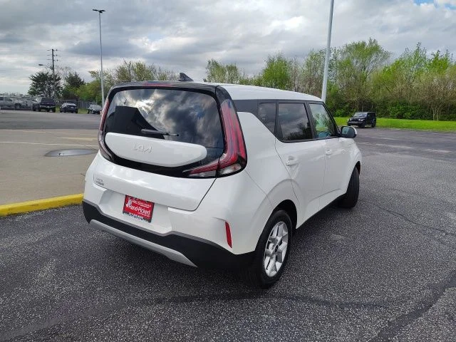 Used 2025 White Kia LX image 7