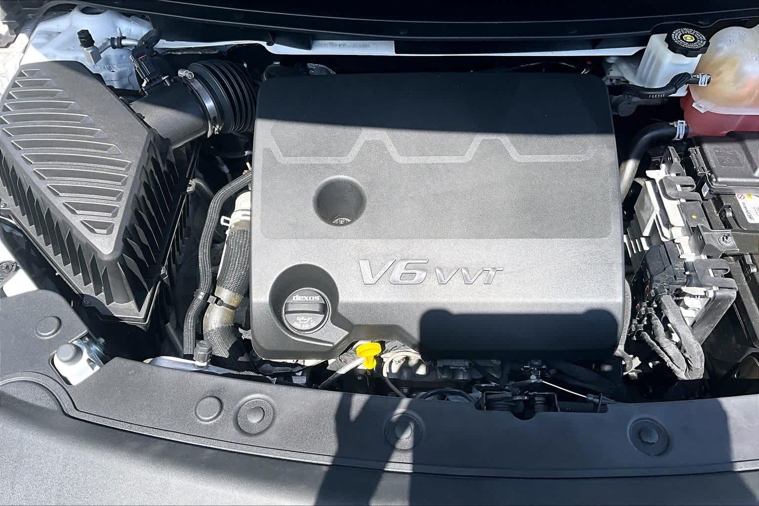 Used 2024 White Frost Tricoat Buick Essence image 60