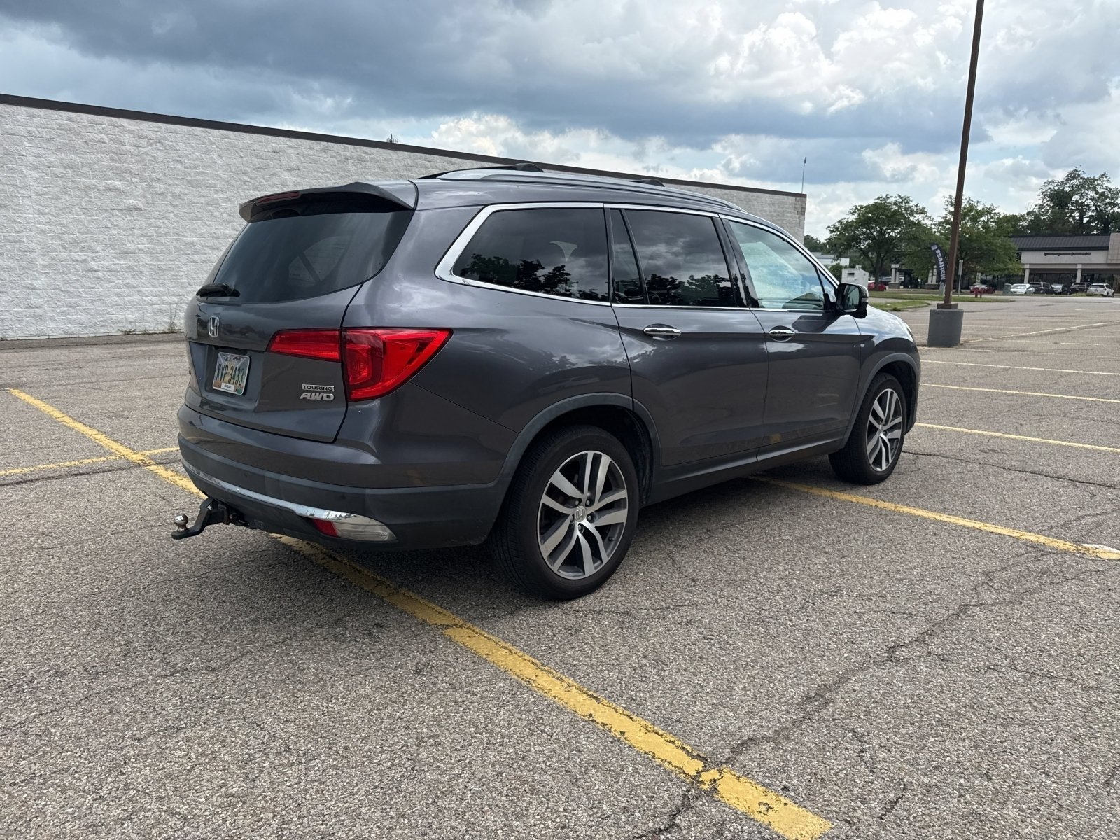 Used 2018 Modern Steel Metallic Honda Touring image 22