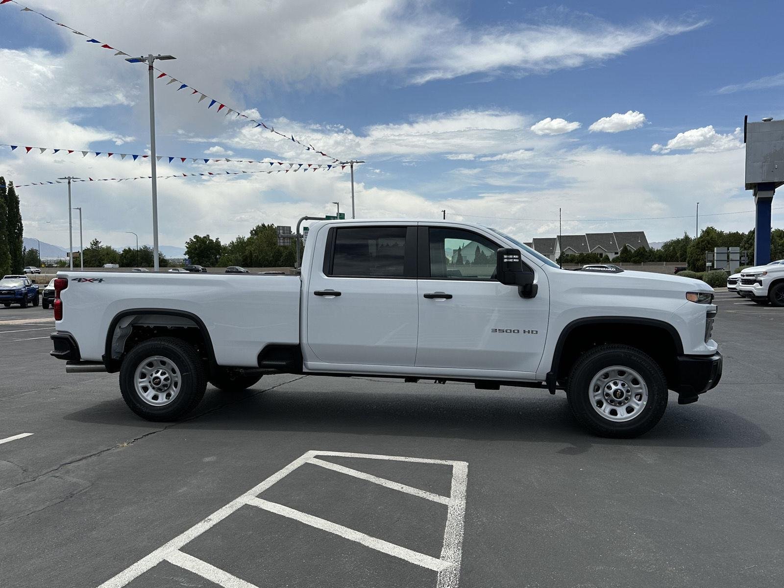 New 2026 Summit White Chevrolet WT image 7