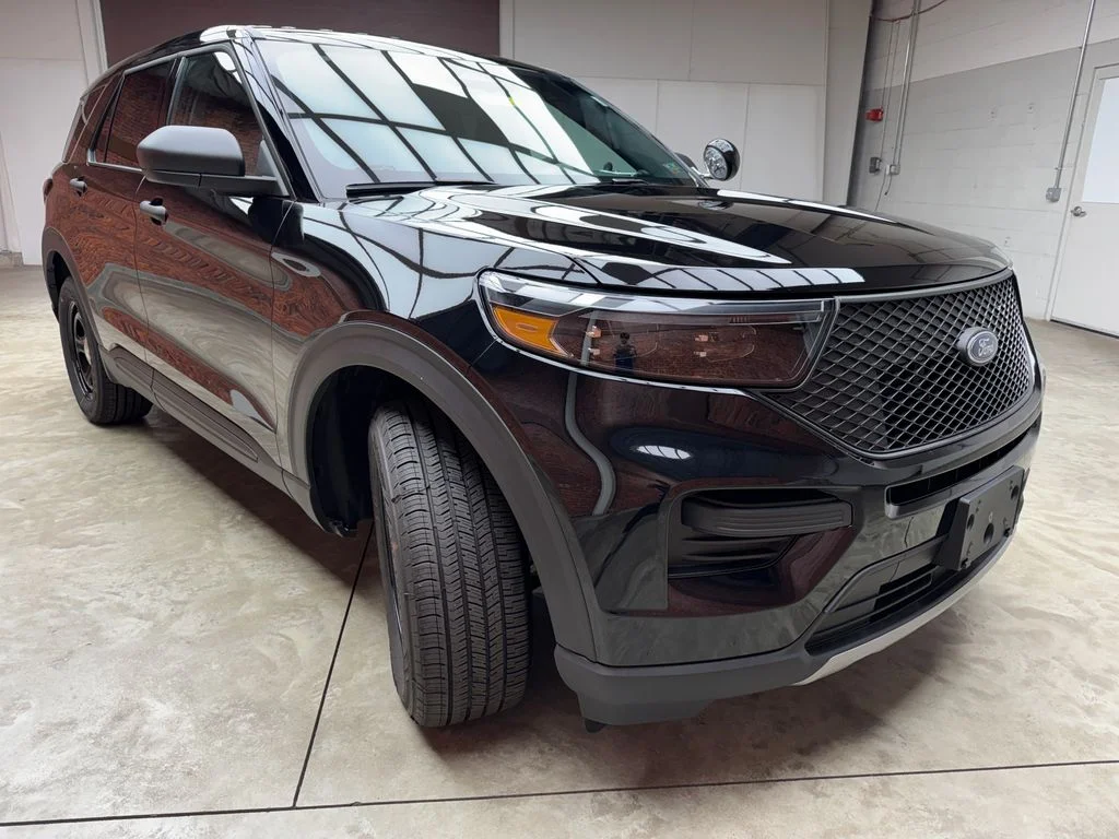 New 2026 Black Ford Base image 8