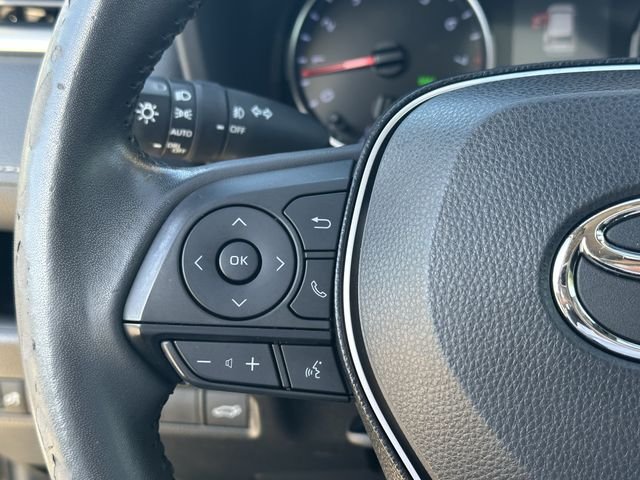 Used 2020 Black Toyota XLE Premium image 13