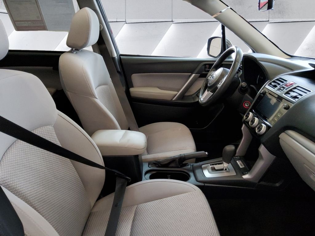 Used 2018 Gray Subaru 2.5i Premium image 13