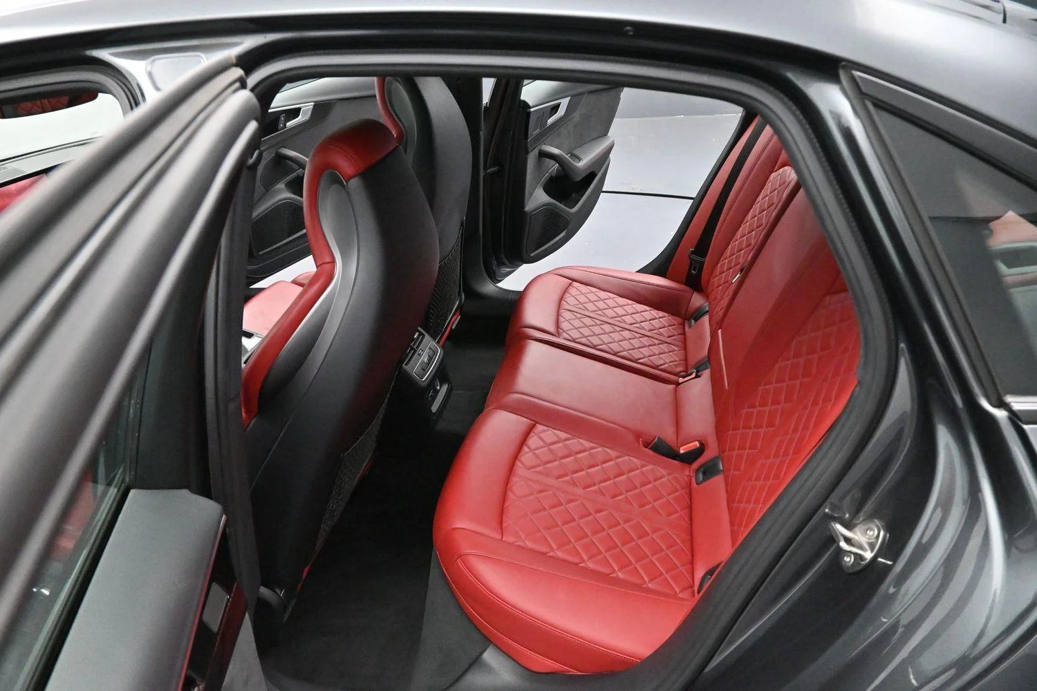 Used 2024 Daytona Gray Pearl Effect Audi Premium Plus image 31
