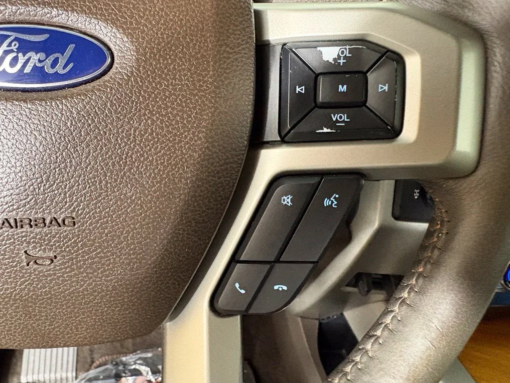 Used 2015 Green Ford King Ranch image 24