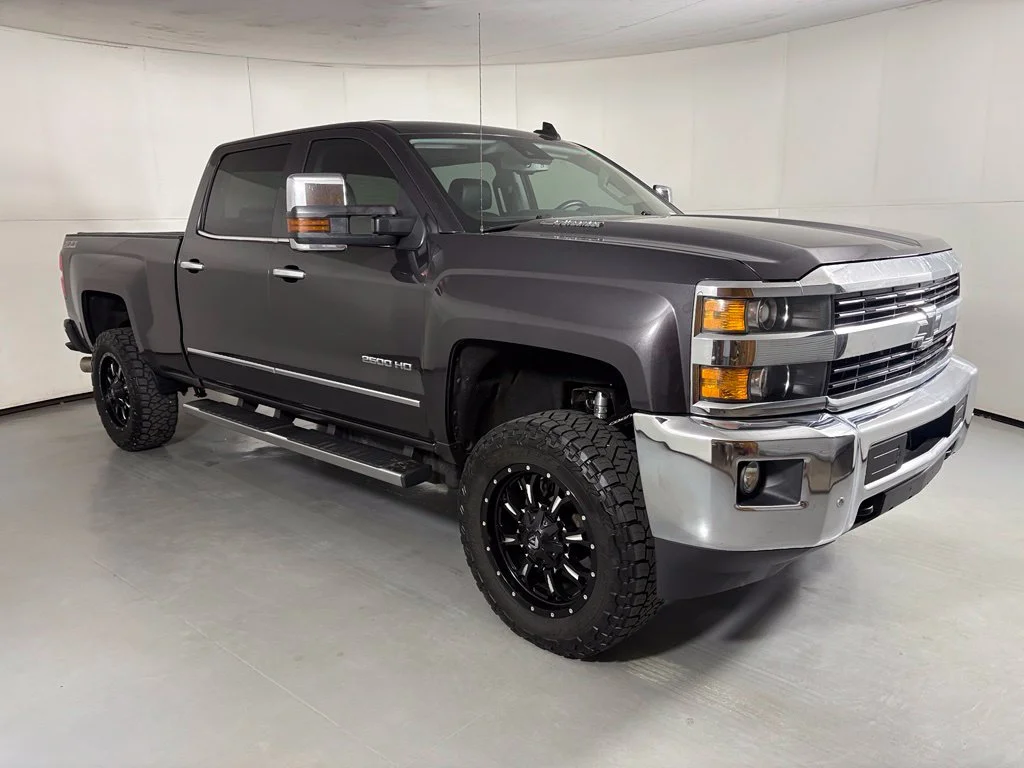 Used 2015 Gray Chevrolet LTZ image 2