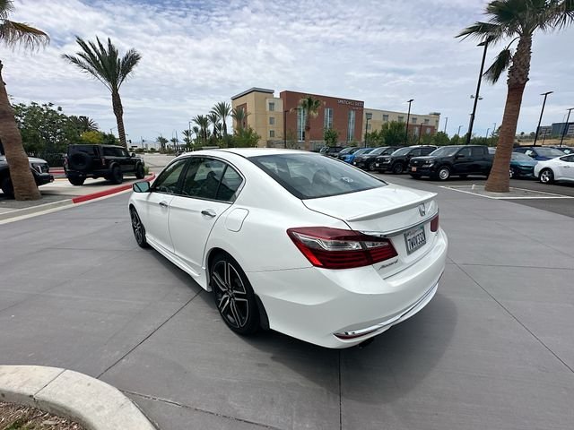Used 2017  Honda Sport image 5