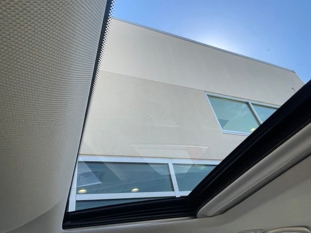 Used 2023 Gray INFINITI LUXE image 18