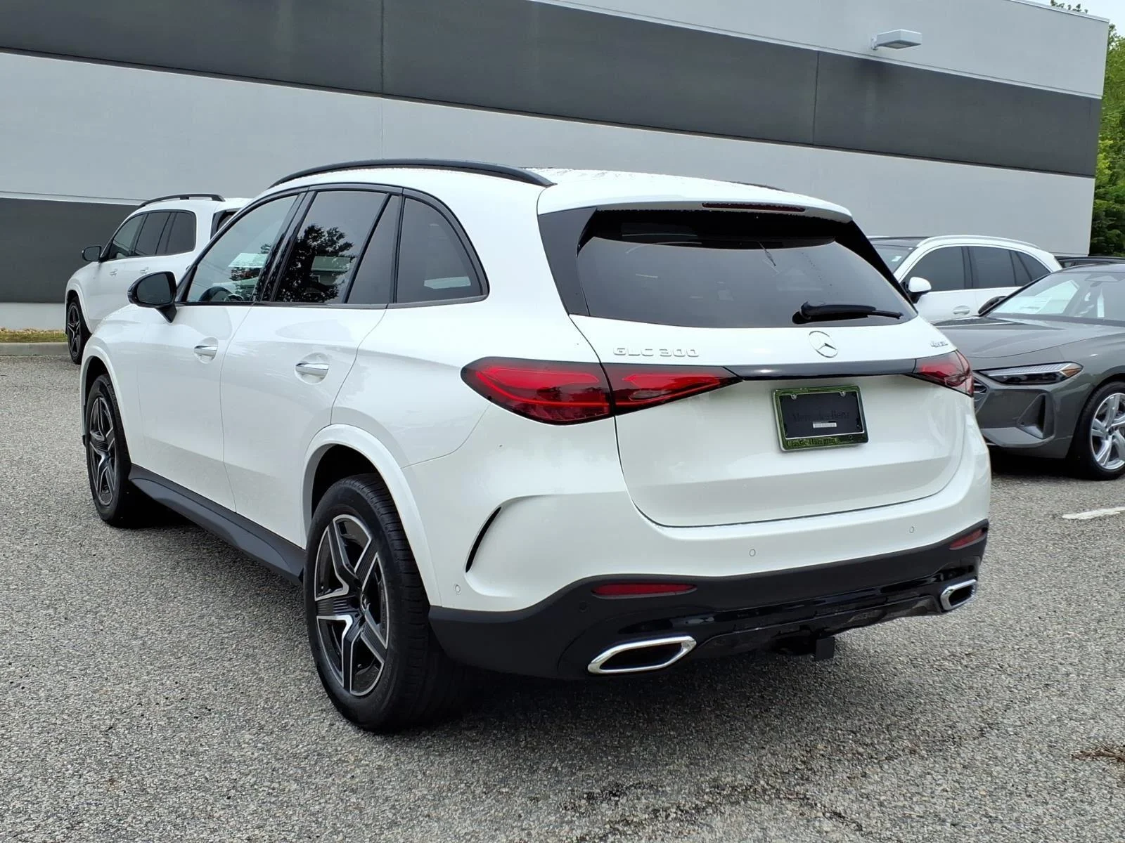New 2026 WHITE Mercedes-Benz GLC 300 image 9