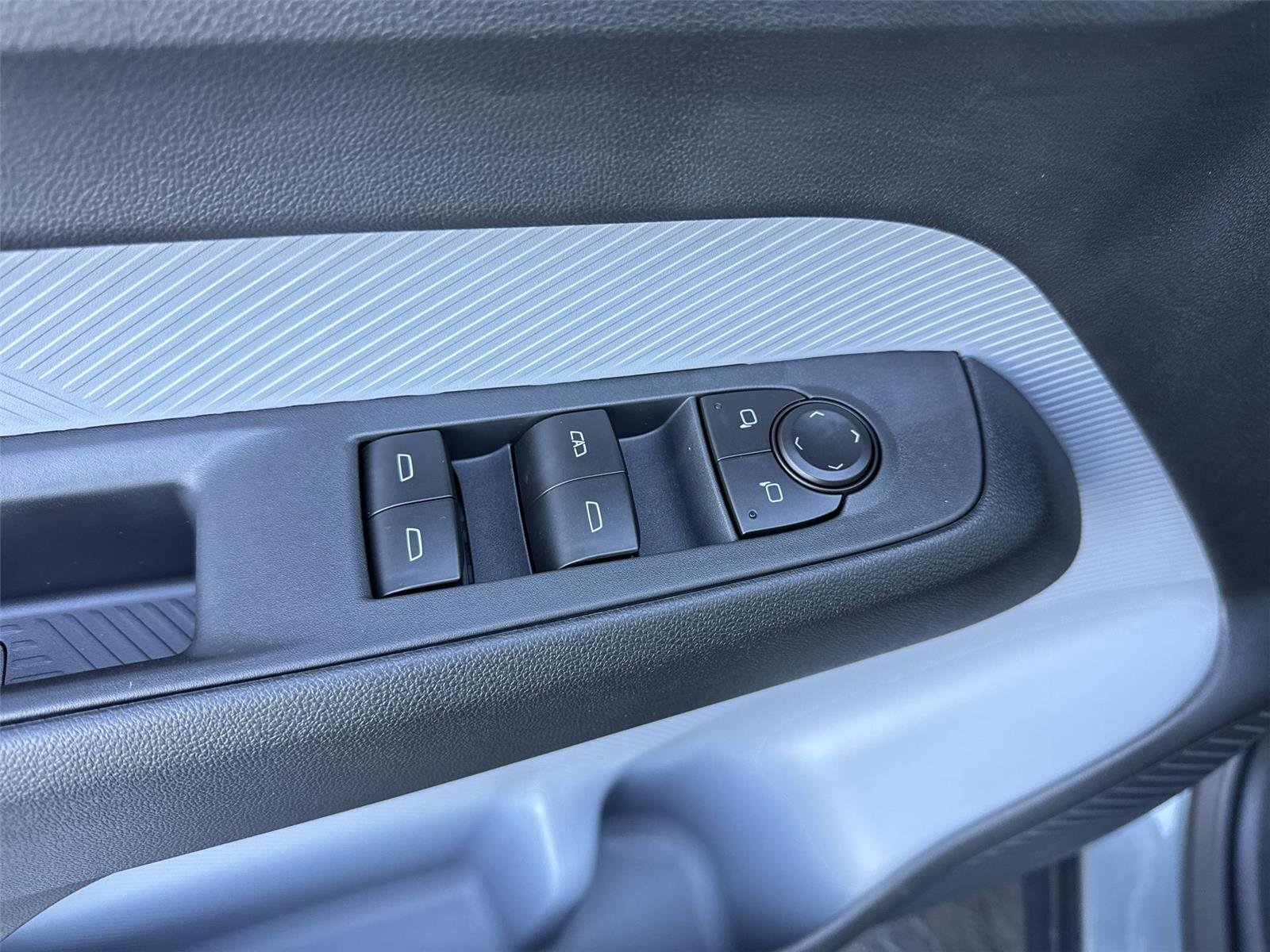 2027 Chevrolet Bolt LT - Photo 27