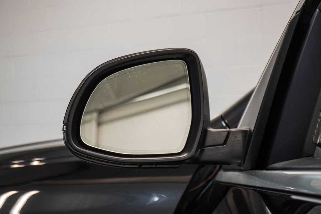 Used 2024 Black BMW xDrive40i image 42