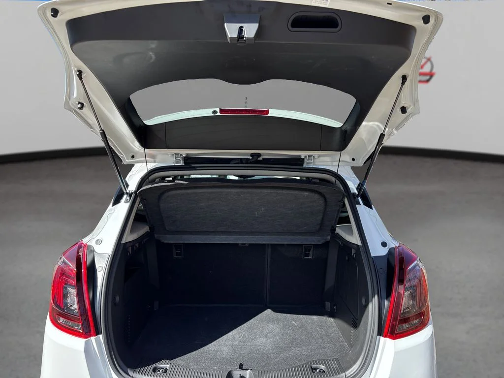 Used 2022 White Buick Preferred image 11