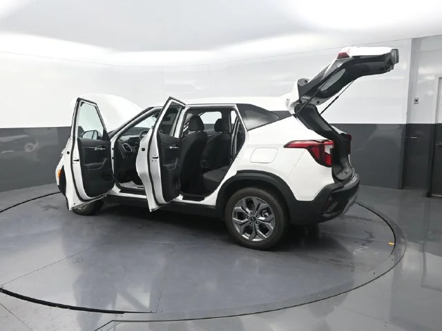 Used 2024 White Kia LX image 33