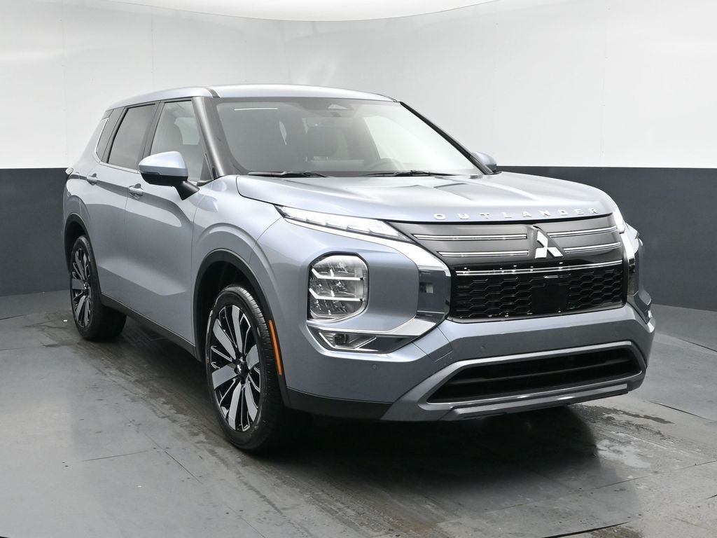 New 2026 Gray Mitsubishi SE image 2