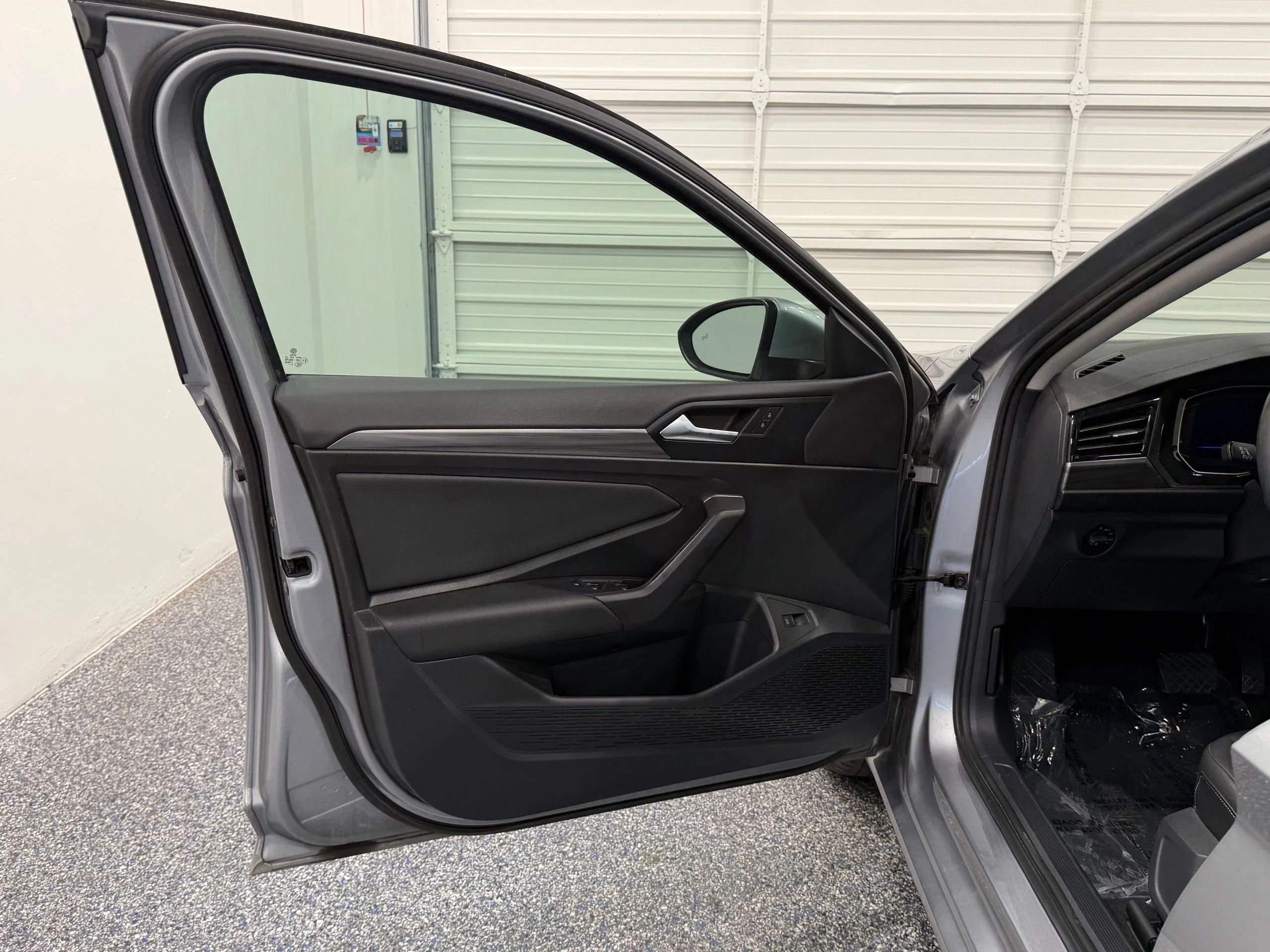 Used 2019 Silver Volkswagen SEL image 19