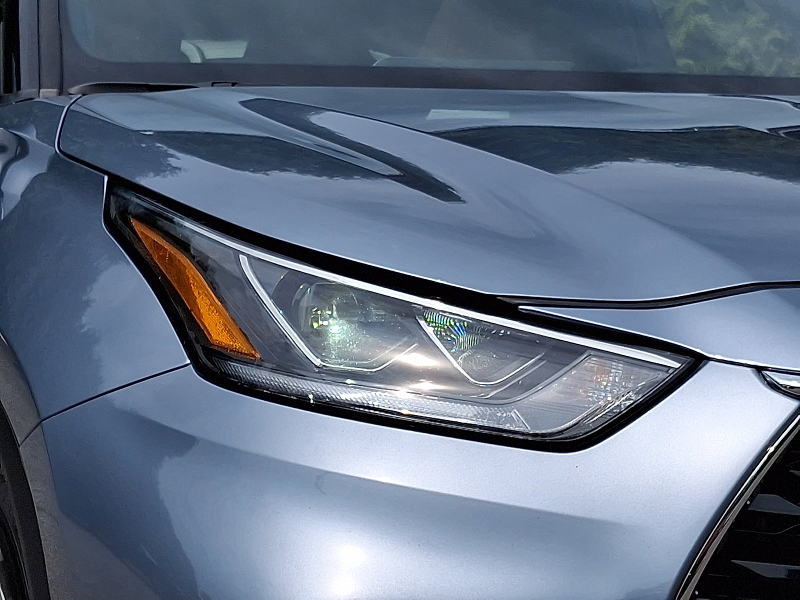 Used 2023 Moon Dust Toyota Platinum image 8