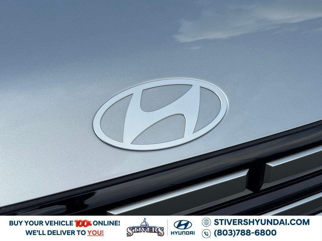 New 2027 Silver Hyundai SEL FWD image 7
