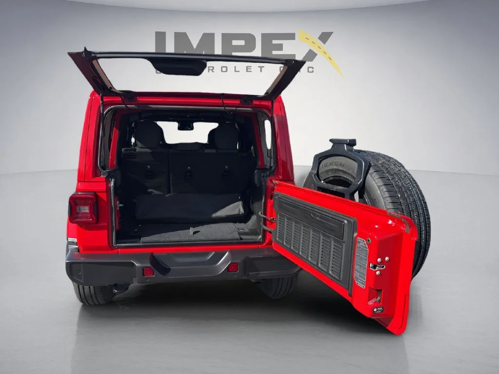 Used 2025 Red Jeep Sahara image 29