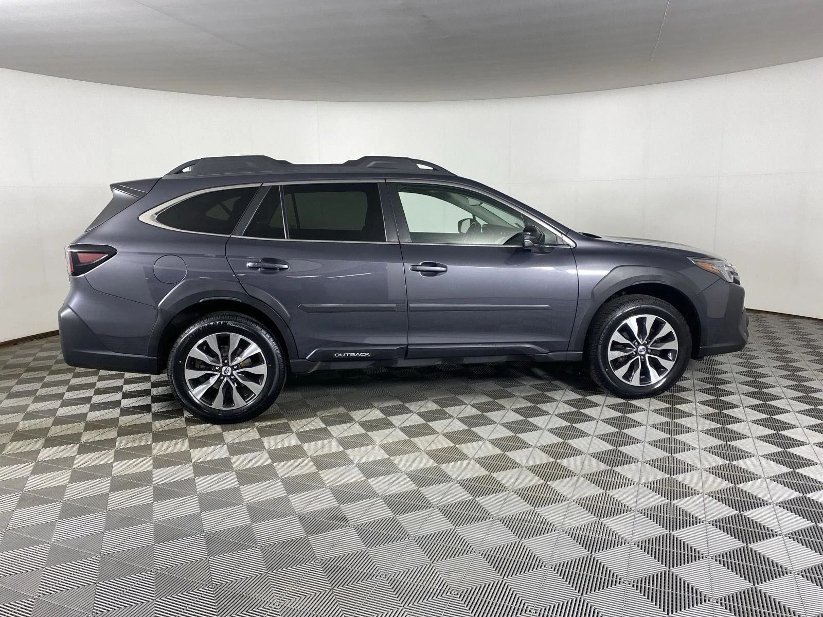 Used 2024 Magnetite Gray Metallic Subaru Limited image 9
