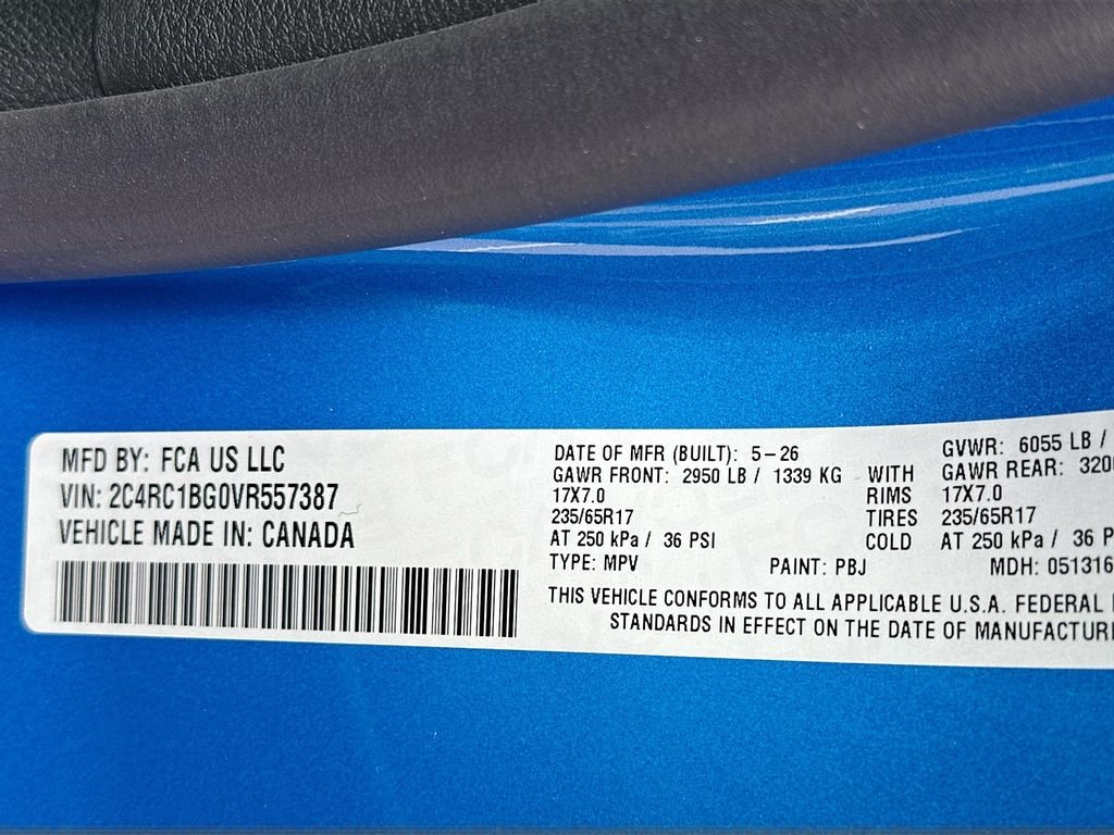 New 2027 Hydro Blue Pearl-Coat Exterior Paint Chrysler Select image 12