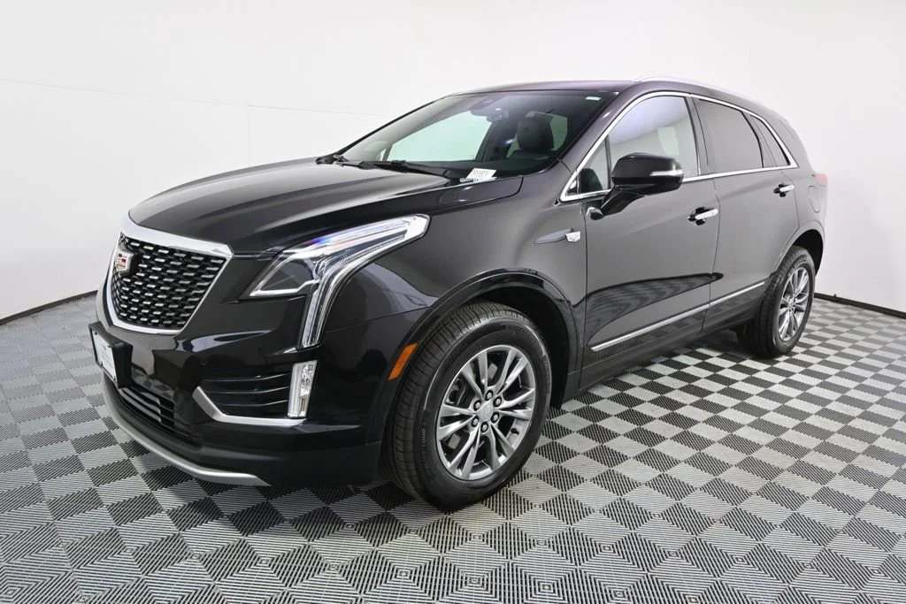 Used 2023 Cadillac XT5 Premium Luxury with VIN 1GYKNDRS2PZ133073 for sale in Minneapolis, Minnesota
