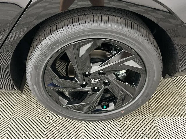 New 2026 Hyundai ELANTRA SEL Sport